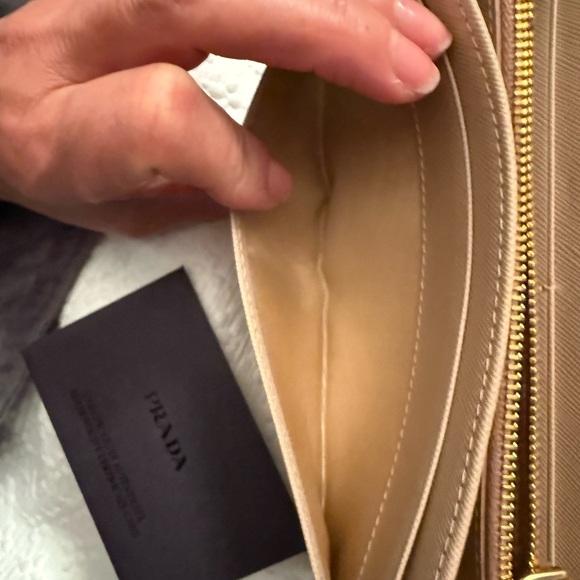 Lightly used. Light pink Saffiano wallet. Authentic. Beautiful. - Picture 5 of 15